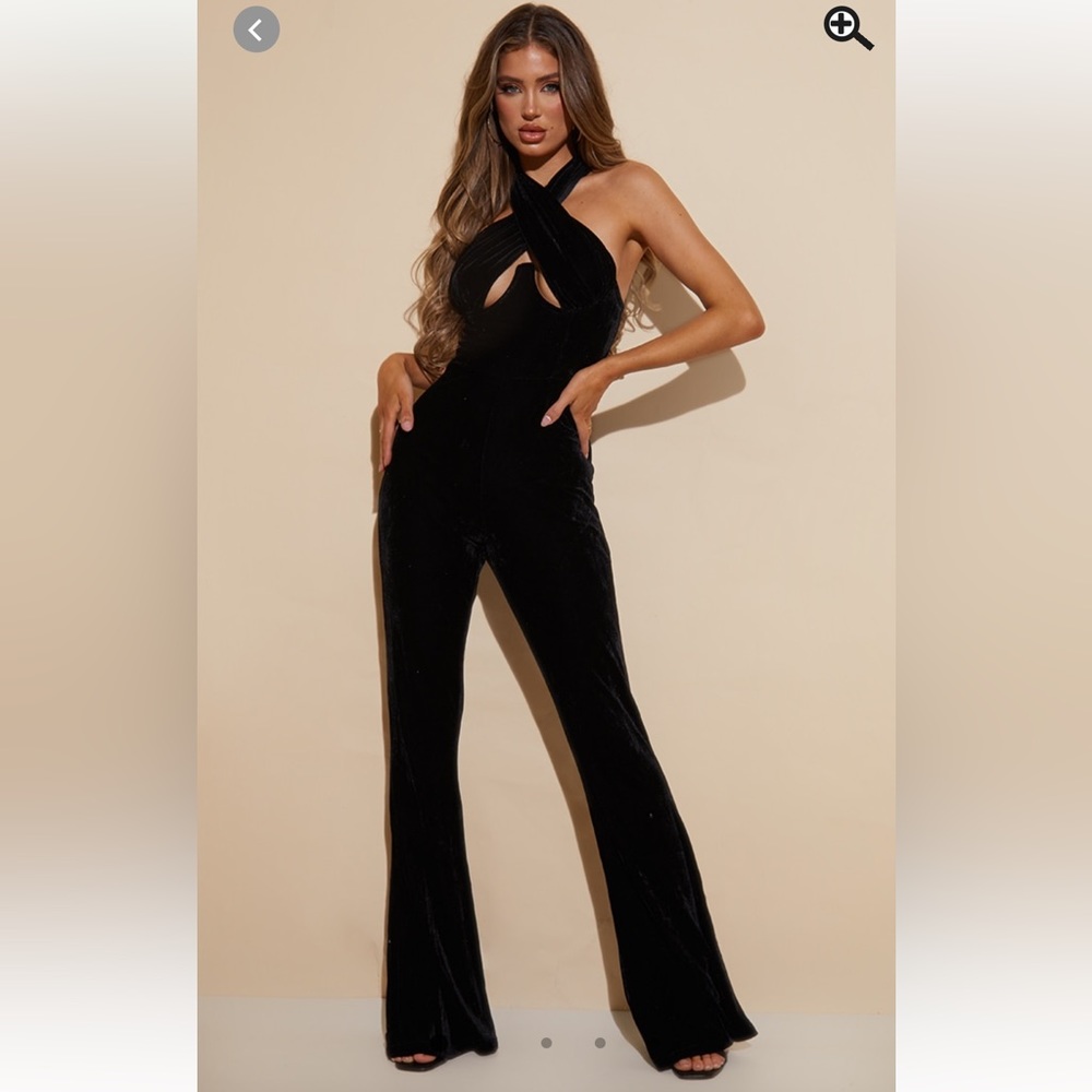 NWT Pretty Little Thing Black Velvet Cross Bust Flared Jumpsuit. Size US 2
